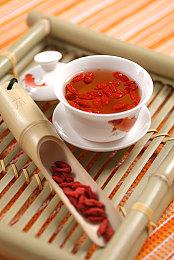 《最终幻想16》正式版与早期版对比图 画面效果大改